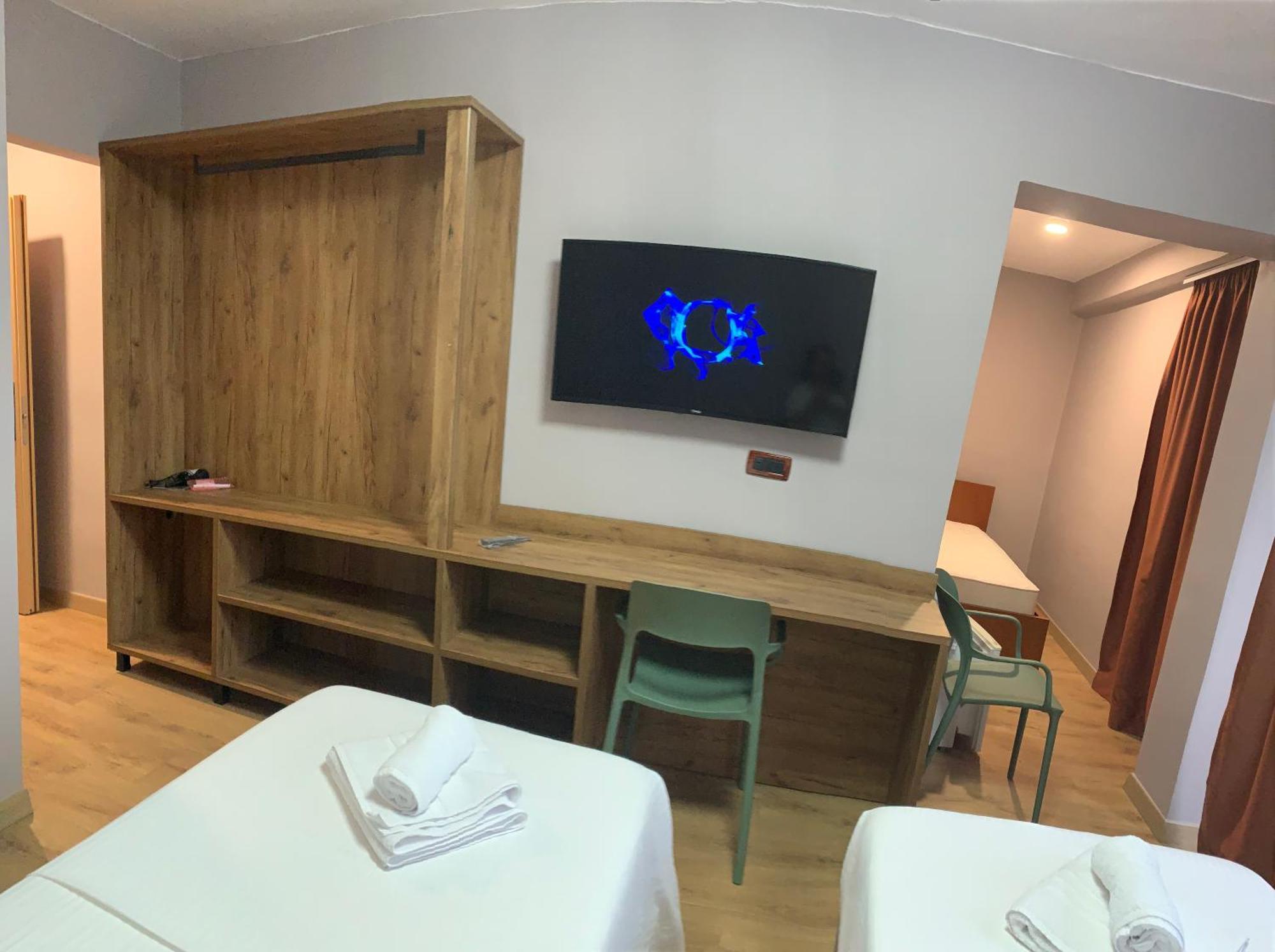 Hotel Dodona Sarande Bagian luar foto