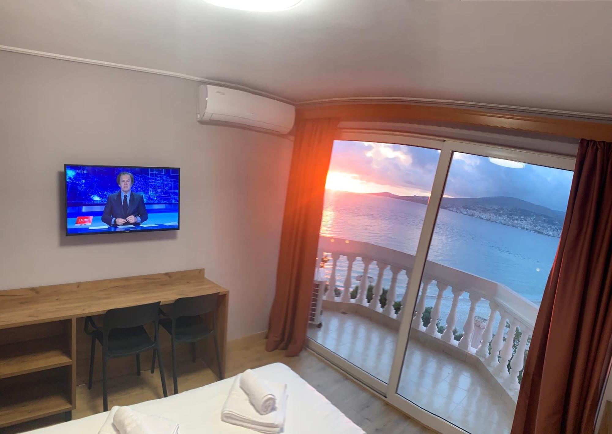 Hotel Dodona Sarande Bagian luar foto