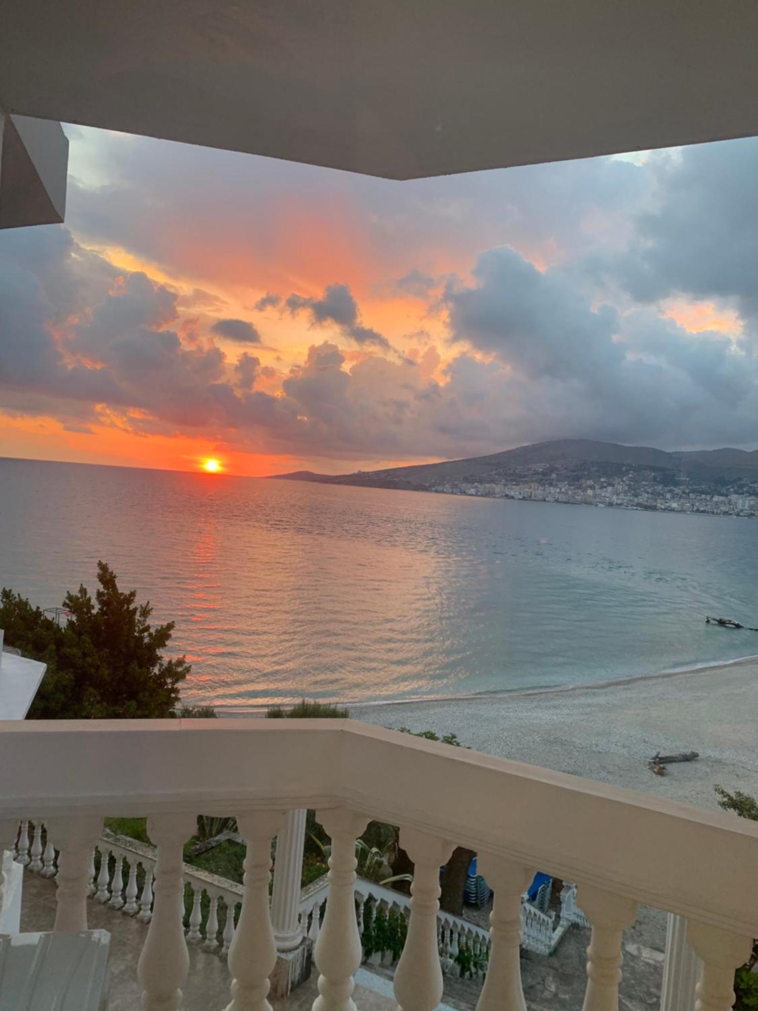 Hotel Dodona Sarande Bagian luar foto