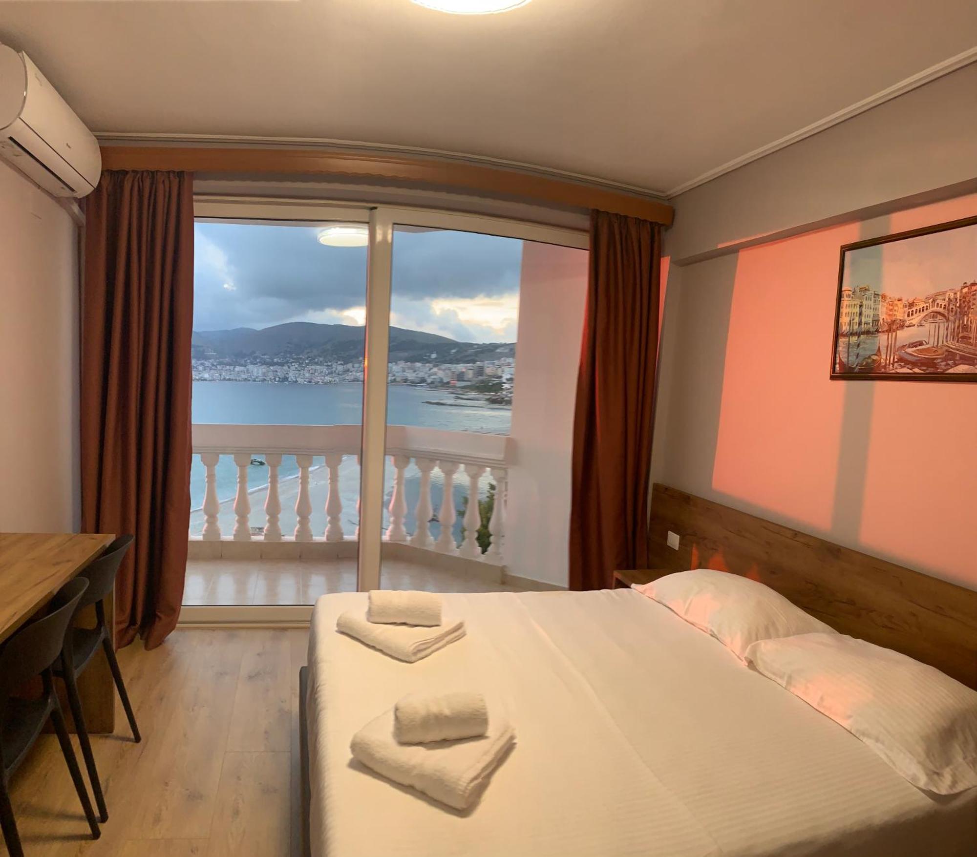Hotel Dodona Sarande Bagian luar foto