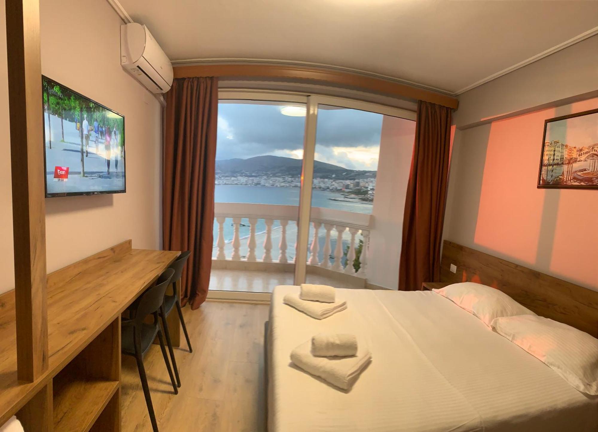Hotel Dodona Sarande Bagian luar foto