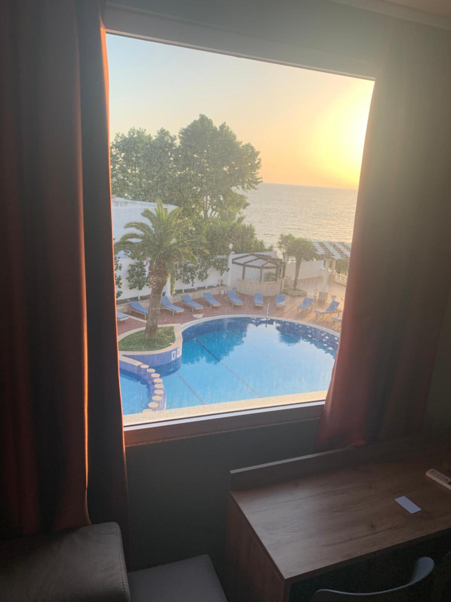 Hotel Dodona Sarande Bagian luar foto