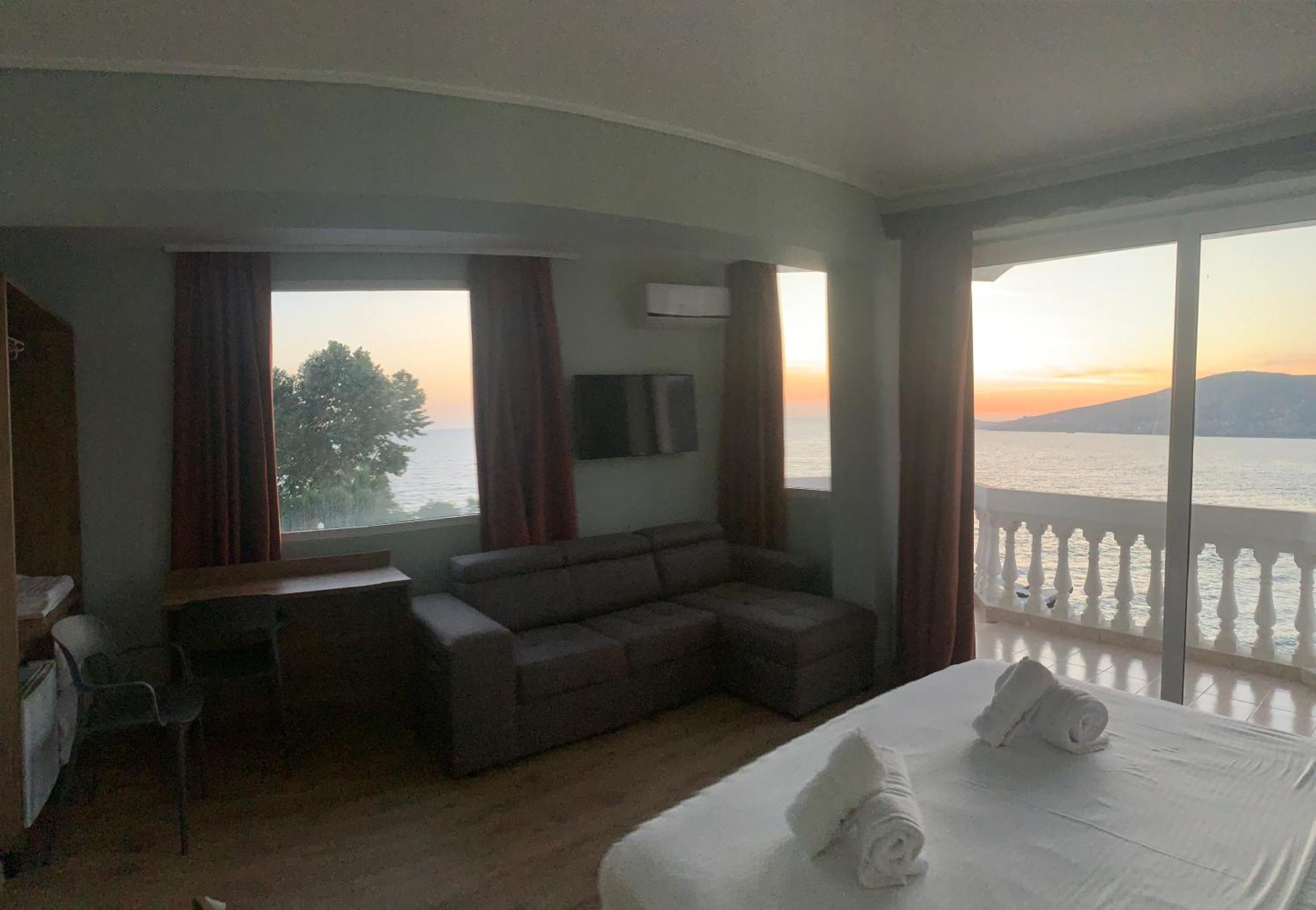 Hotel Dodona Sarande Bagian luar foto