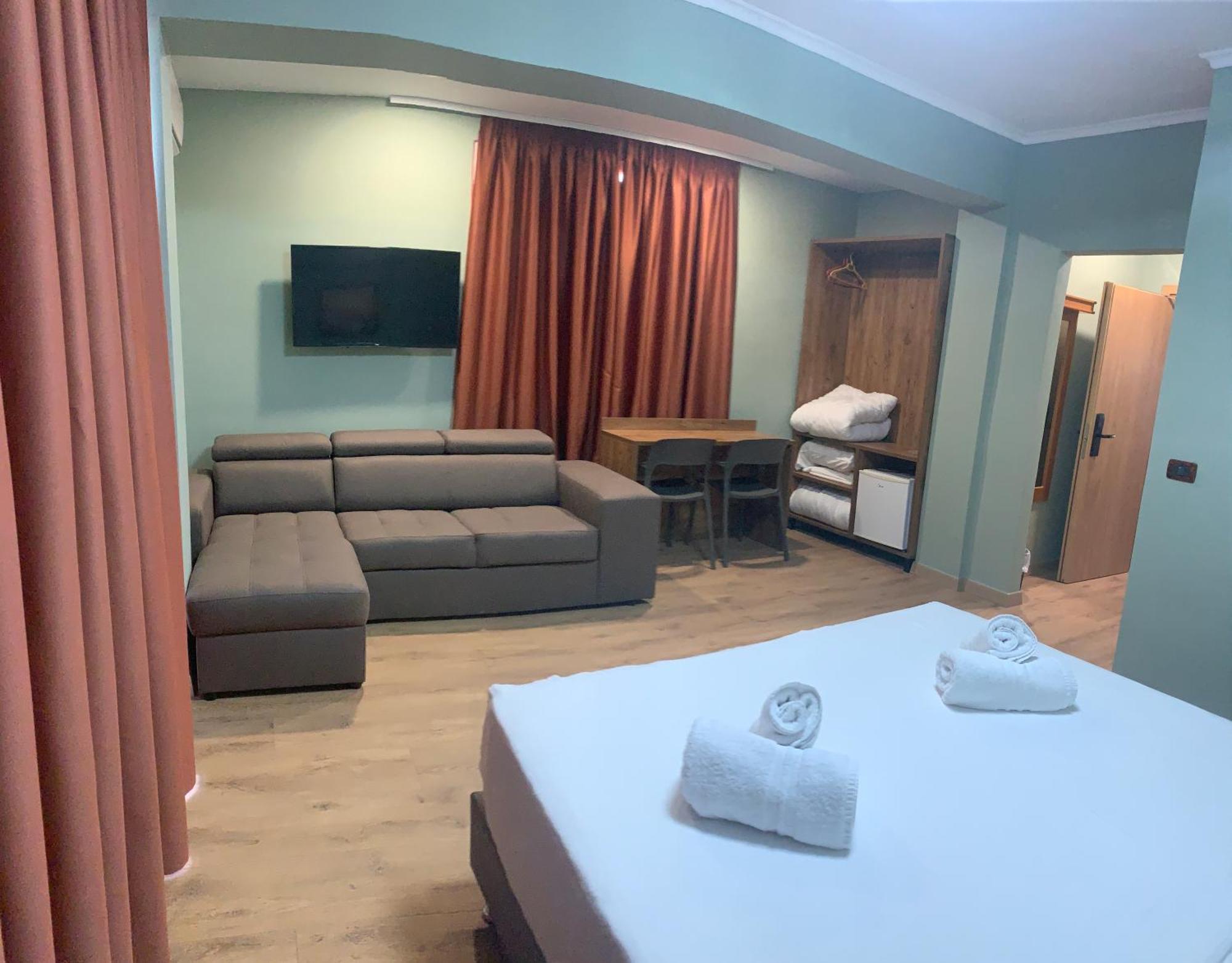 Hotel Dodona Sarande Bagian luar foto