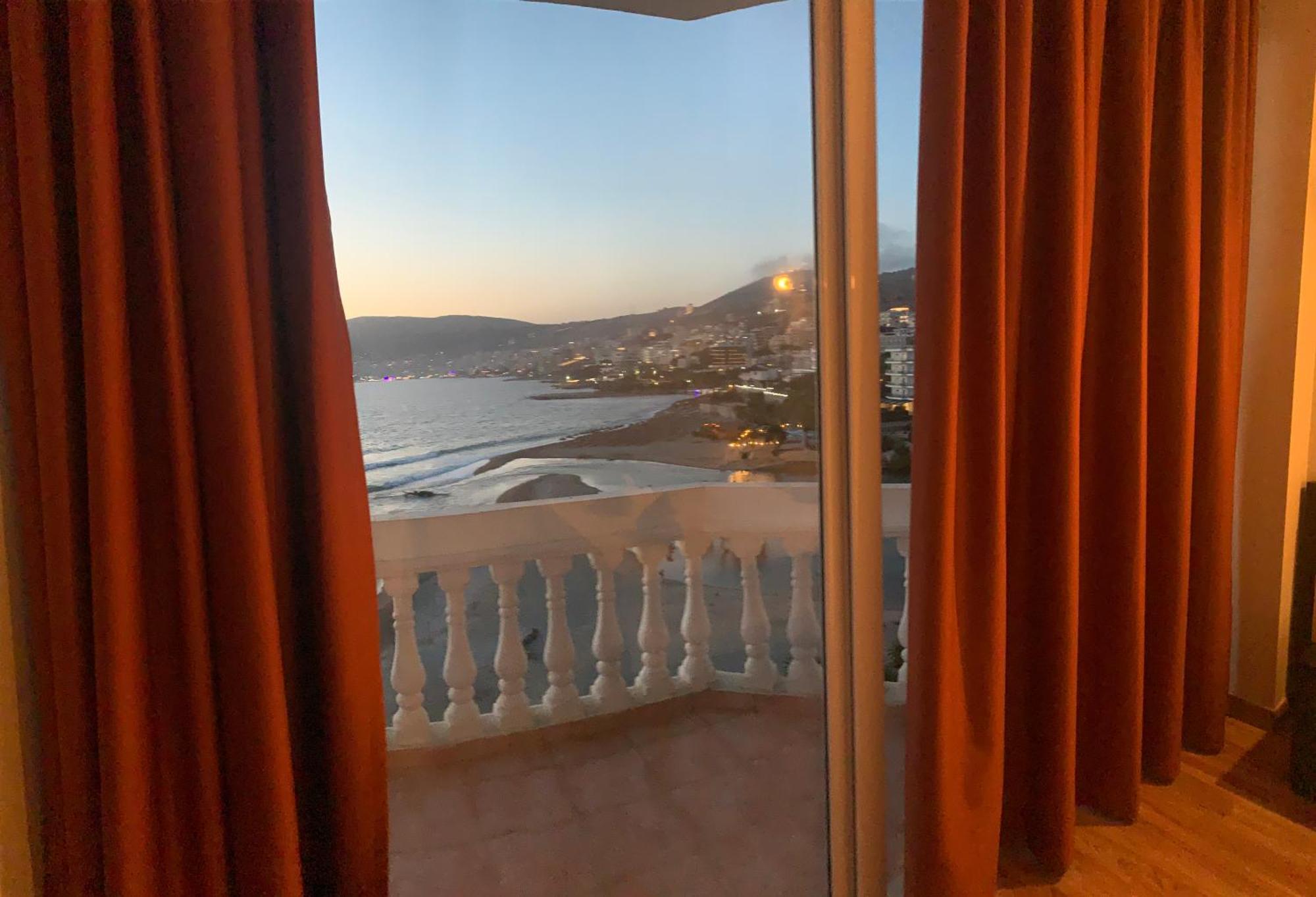 Hotel Dodona Sarande Bagian luar foto