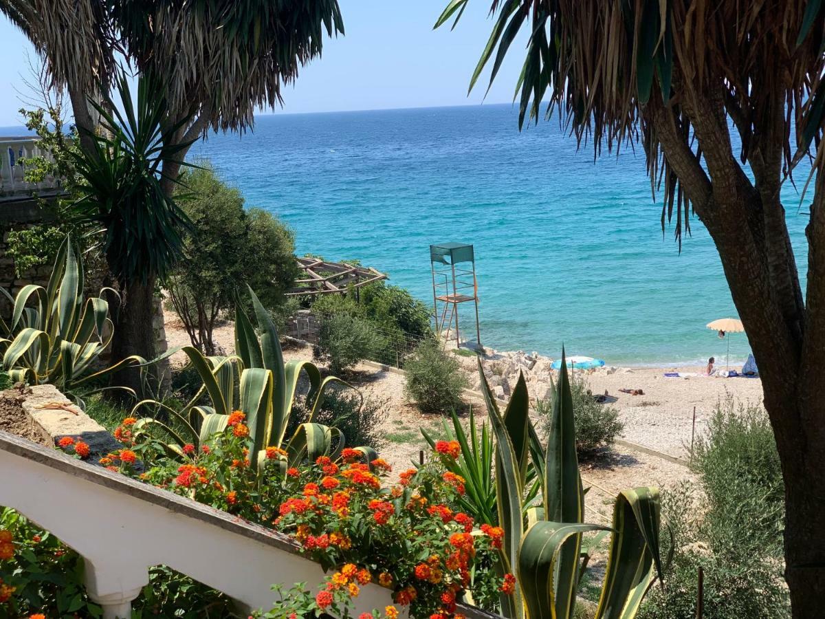Hotel Dodona Sarande Bagian luar foto